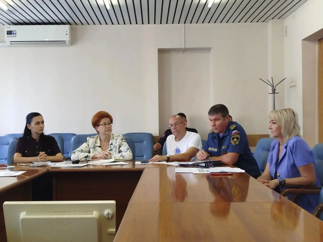 02.07.2026 департаментом образования во взаимодействии с органами системы профилактики и общественными организациями проведено городское родительское собрание «Лето – территория роста: идеи для полезного и безопасного отдыха» 02.07.2026 департаментом образования во взаимодействии с органами системы профилактики и общественными организациями проведено городское родительское собрание «Лето – территория роста: идеи для полезного и безопасного отдыха»