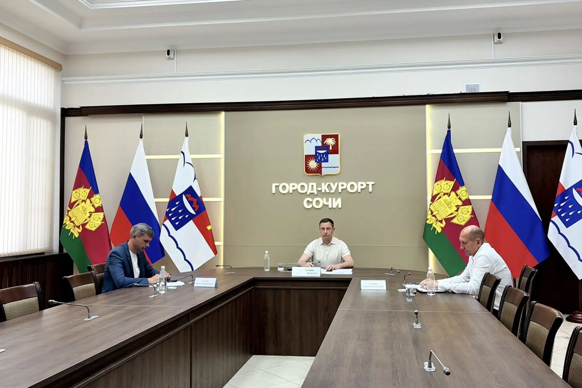 Губернатор Краснодарского края Вениамин Кондратьев провел оперативный штаб по вопросам топливообеспечения региона Губернатор Краснодарского края Вениамин Кондратьев провел оперативный штаб по вопросам топливообеспечения региона