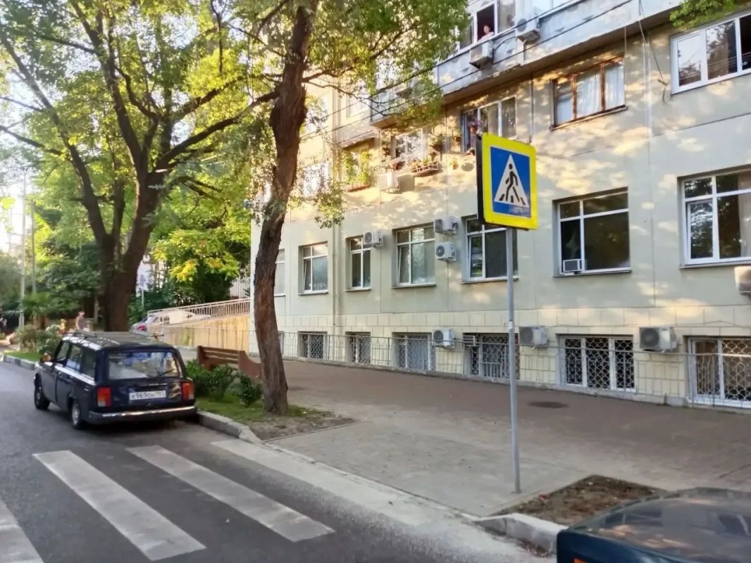 Продолжаем работы по улучшению состояния дорожной сети города, в том числе на основании поступивших жалоб от граждан Продолжаем работы по улучшению состояния дорожной сети города, в том числе на основании поступивших жалоб от граждан