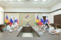 Андрей Прошунин: Сегодня в День семьи, любви и верности поздравил замечательную многодетную семью Шапошниковых с этим праздником и вручил им знак почёта «Крепкая семья»