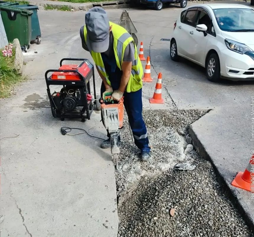 В Центральном районе продолжаются работы по содержанию улично-дорожной сети В Центральном районе продолжаются работы по содержанию улично-дорожной сети