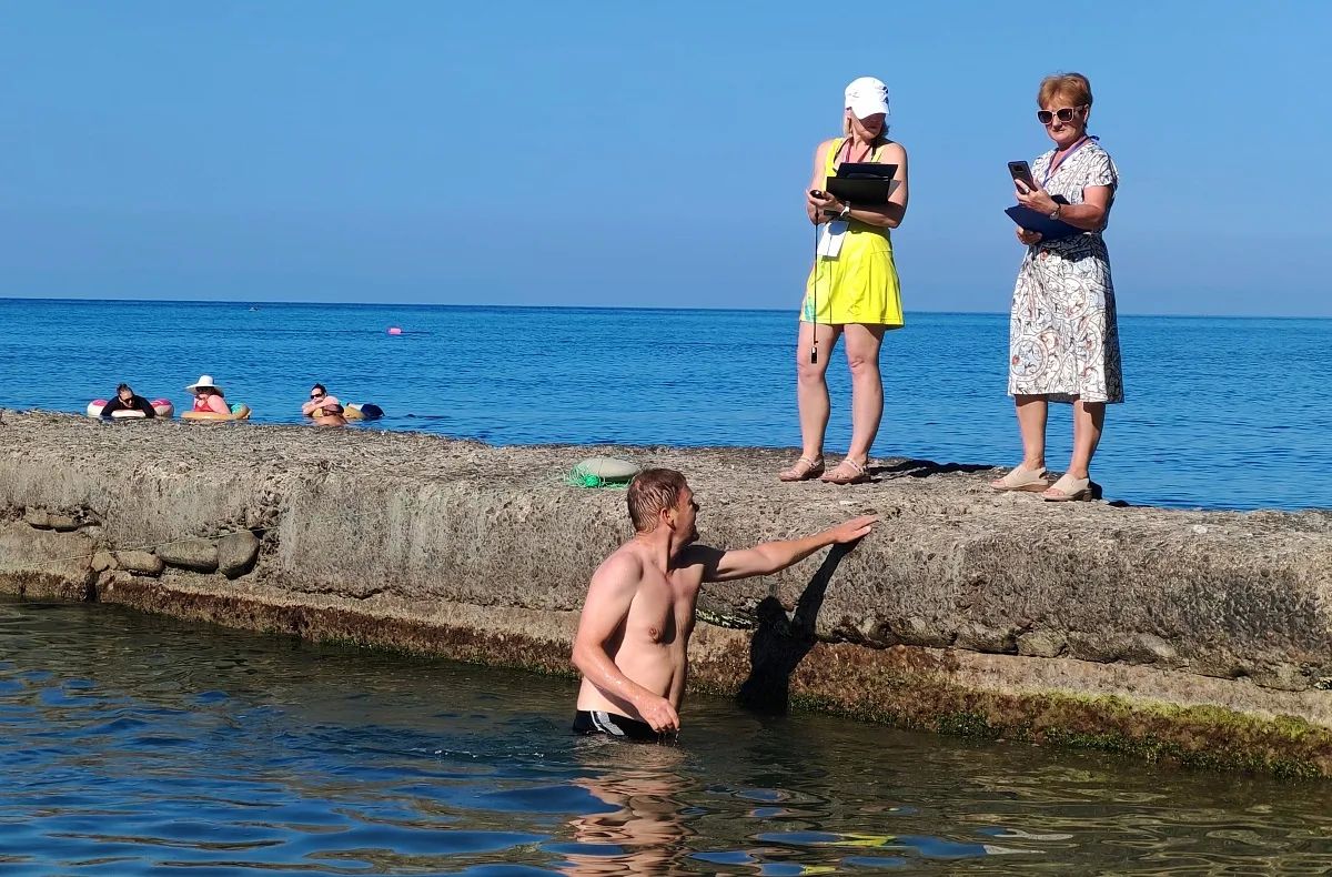 Участники «Сочинского долголетия» провели заплыв в море в честь Дня физкультурника Участники «Сочинского долголетия» провели заплыв в море в честь Дня физкультурника