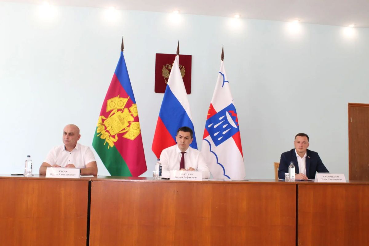 В Сочи состоялась встреча с жителями ТОС «Чемитоквадже» В Сочи состоялась встреча с жителями ТОС «Чемитоквадже»
