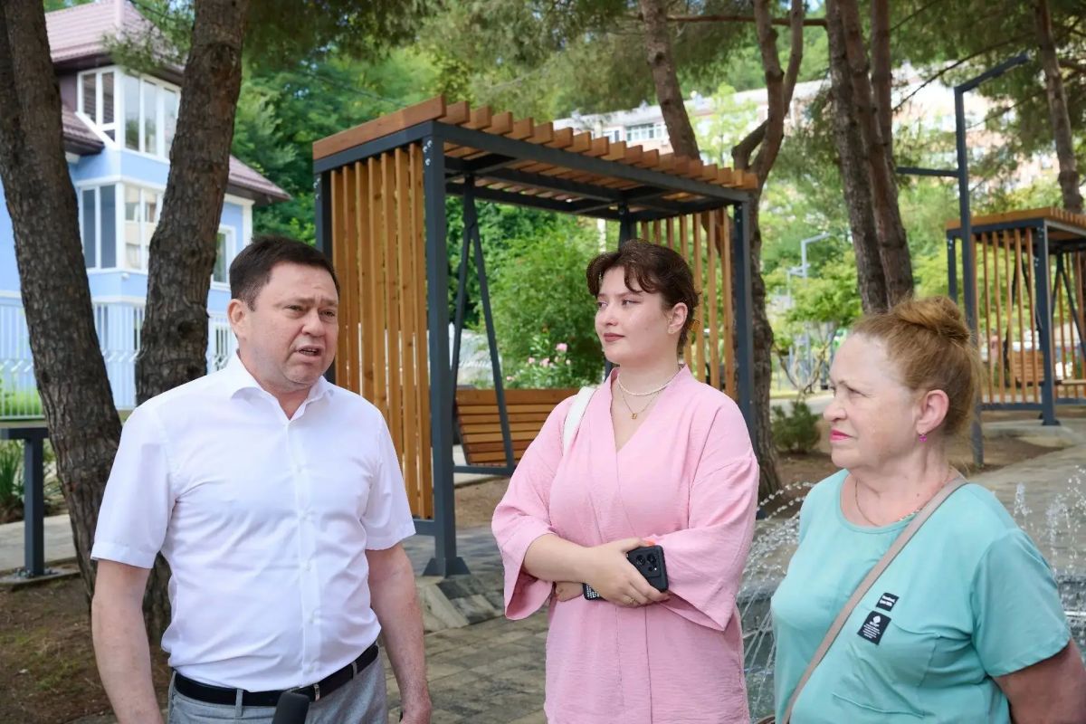 Депутат Государственной Думы Сергей Кривоносов ознакомился с реализацией инициативных проектов в Сочи Депутат Государственной Думы Сергей Кривоносов ознакомился с реализацией инициативных проектов в Сочи