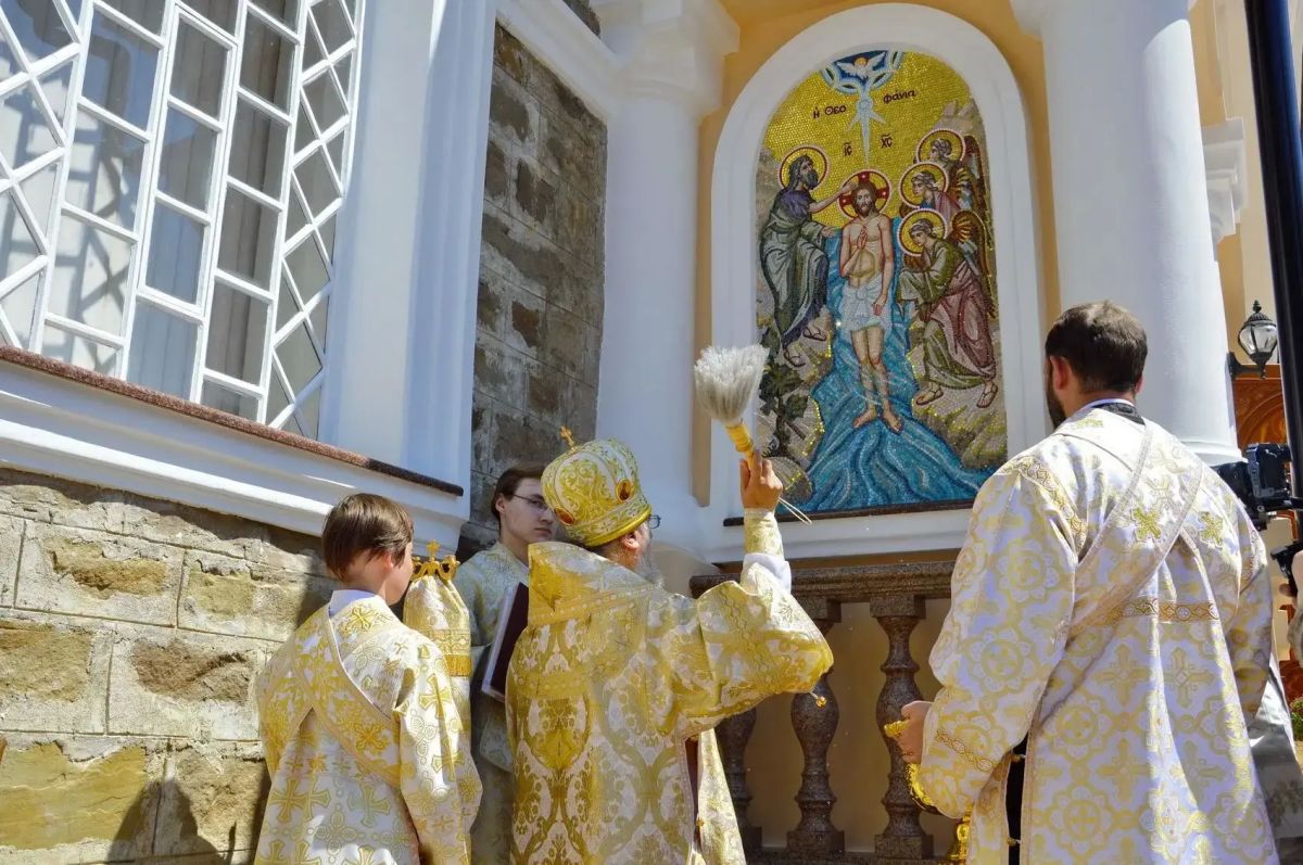 Сочинский храм Преображения Господня отмечает 115-летие со дня основания Сочинский храм Преображения Господня отмечает 115-летие со дня основания