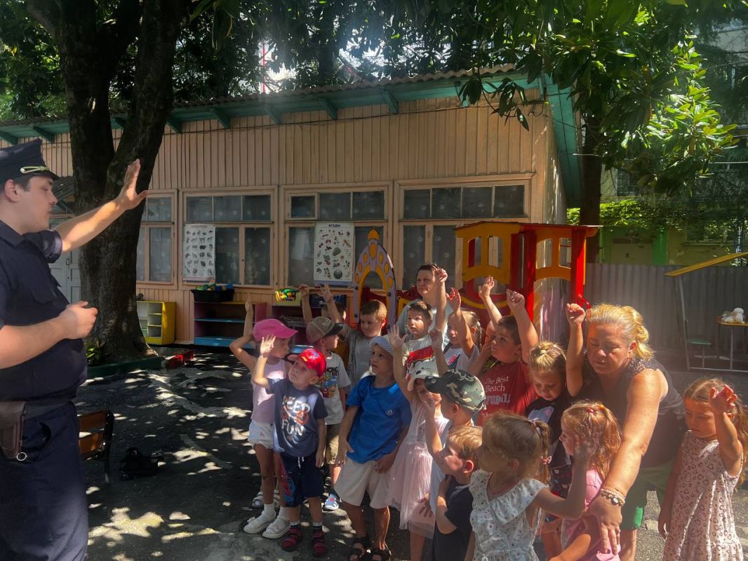 Безопасное лето: госавтоинспекторы готовят будущих первоклассников к школе Безопасное лето: госавтоинспекторы готовят будущих первоклассников к школе