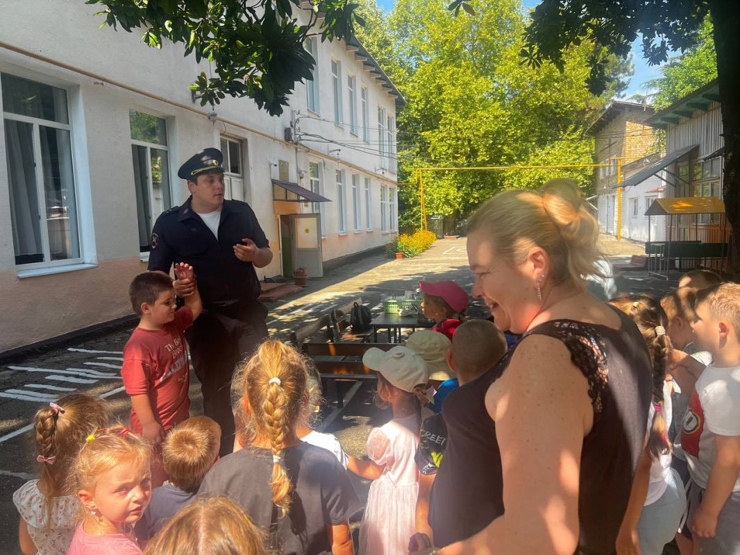 Безопасное лето: госавтоинспекторы готовят будущих первоклассников к школе Безопасное лето: госавтоинспекторы готовят будущих первоклассников к школе