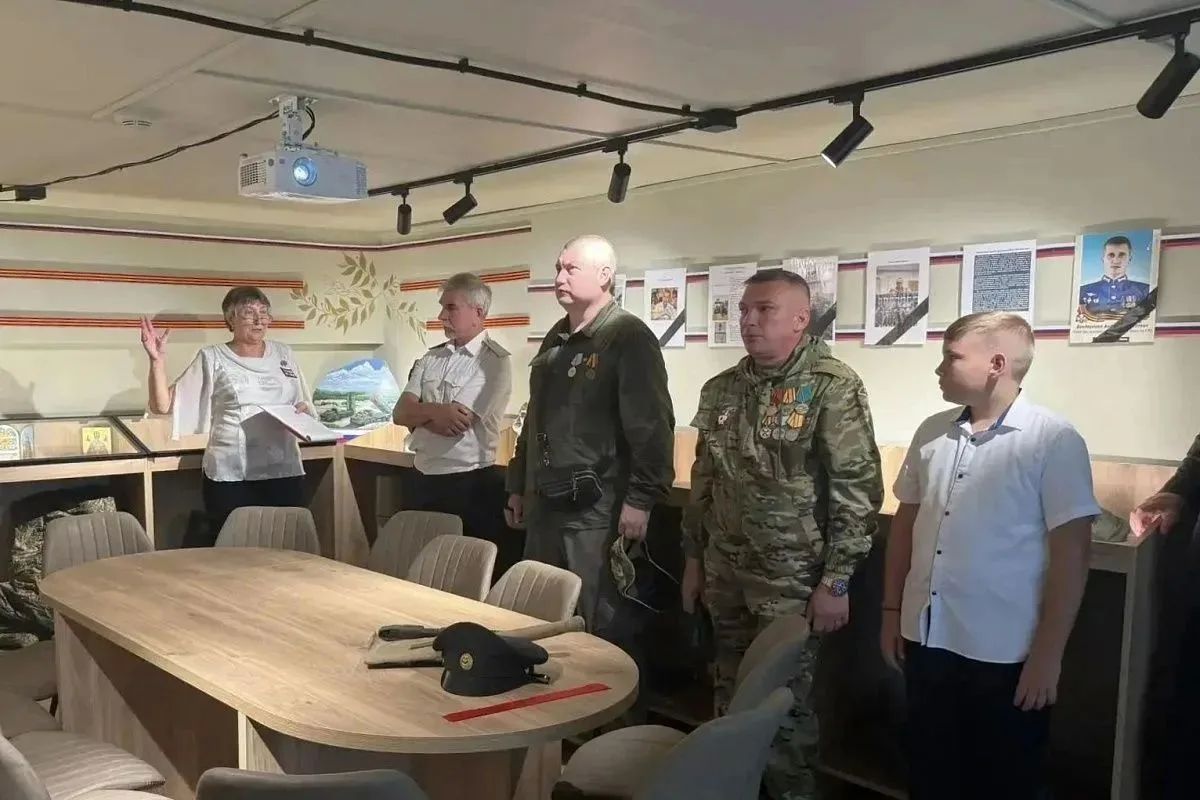В Сочи ко Дню знаний открылась музейная экспозиция «Герои СВО – наши земляки» В Сочи ко Дню знаний открылась музейная экспозиция «Герои СВО – наши земляки»