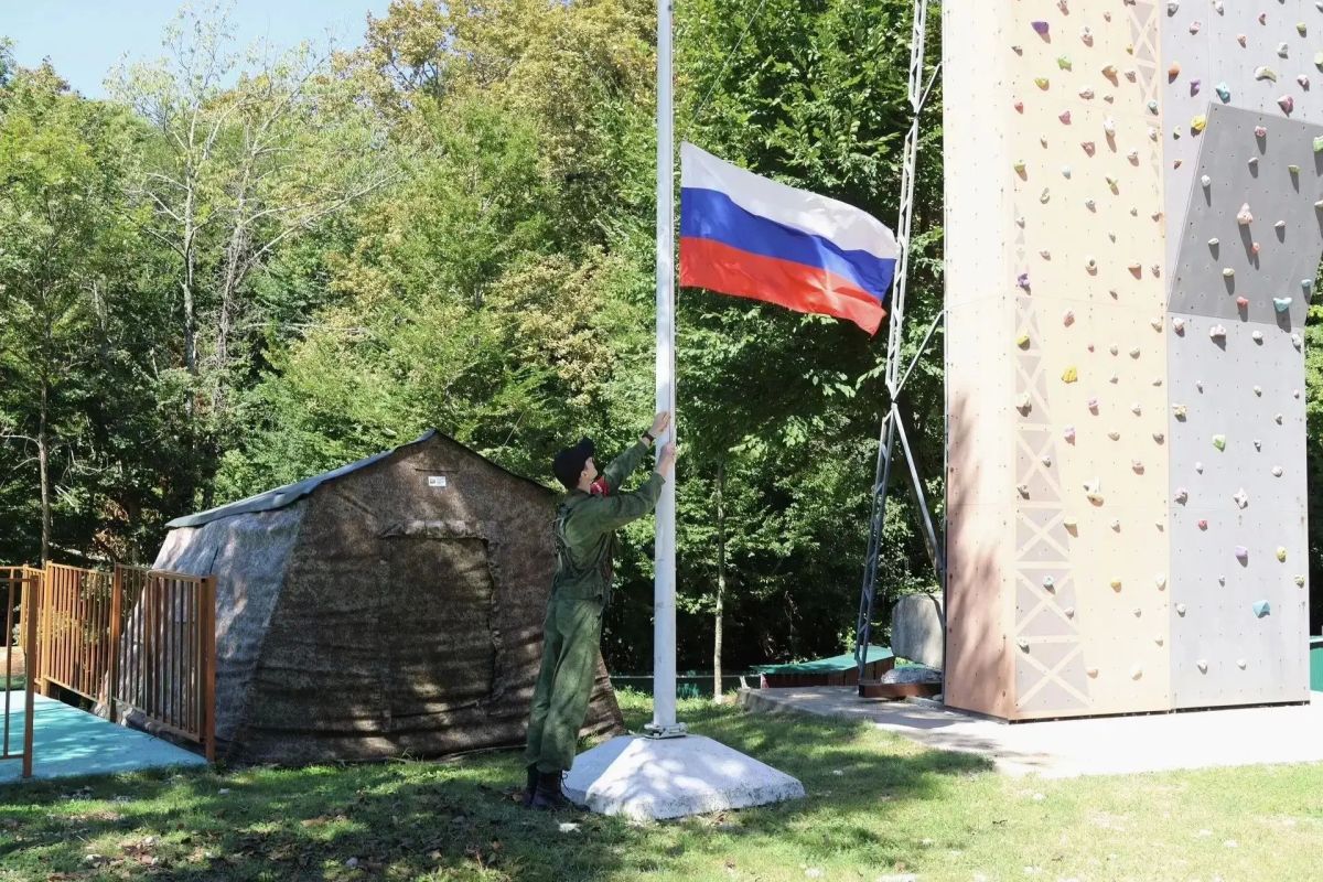 В Сочи на форумной площадке «Мы – опора Родины» начались учебные сборы для старшеклассников по основам военной службы В Сочи на форумной площадке «Мы – опора Родины» начались учебные сборы для старшеклассников по основам военной службы