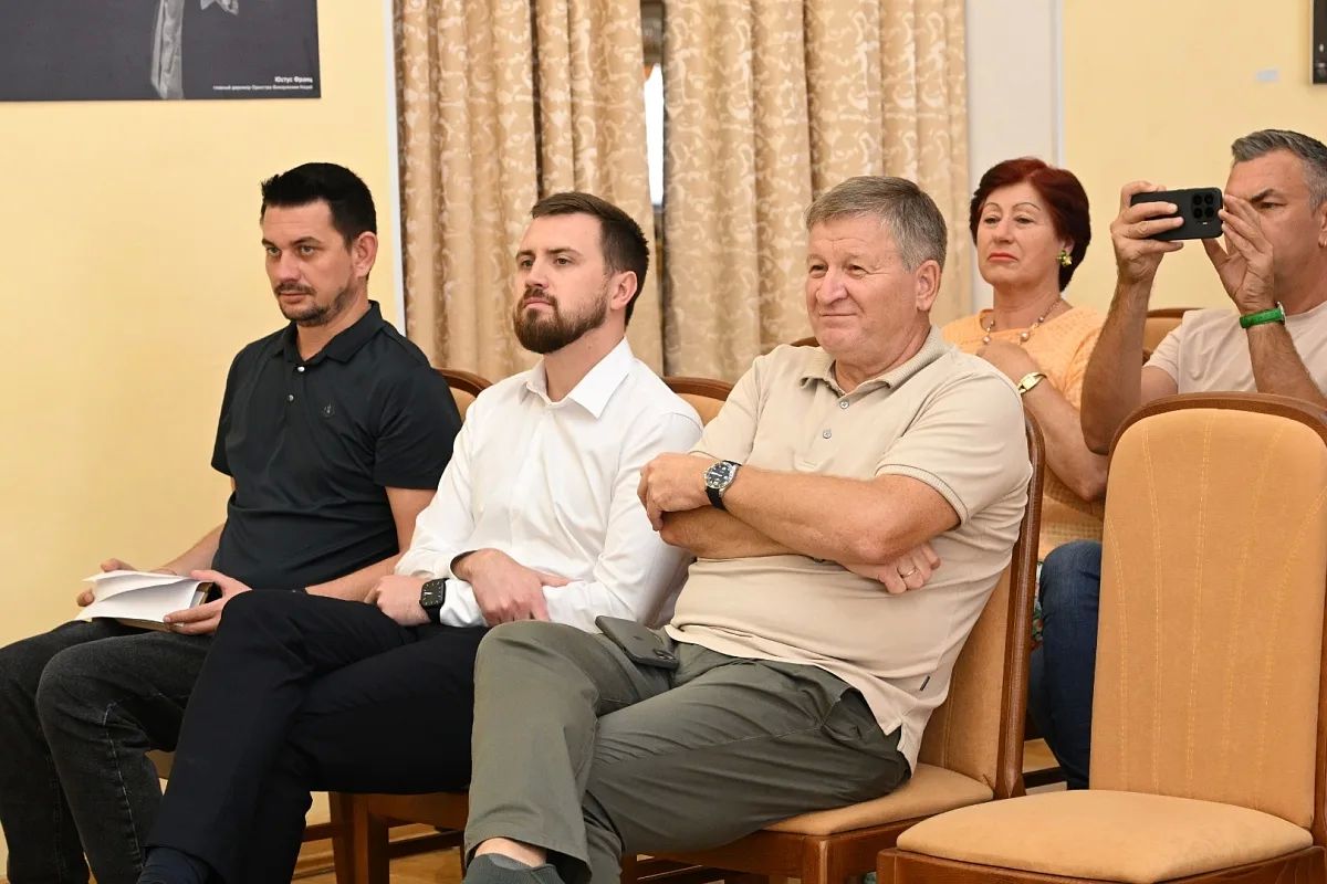 В Сочи на пресс-конференции в честь открытия XVII Международного фестиваля джаза Игорь Бутман анонсировал премьеру В Сочи на пресс-конференции в честь открытия XVII Международного фестиваля джаза Игорь Бутман анонсировал премьеру