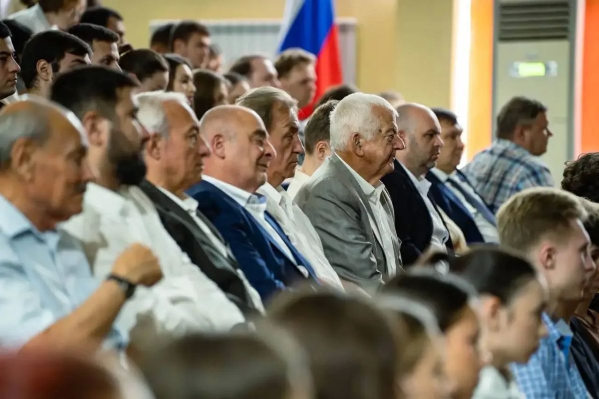 Один день, одна сцена, одна страна Один день, одна сцена, одна страна