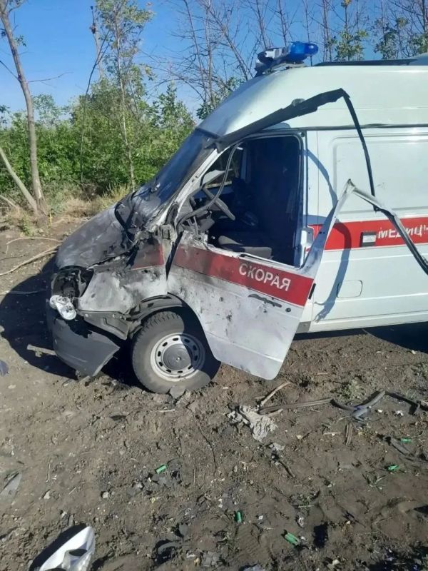 Родион Мирошник: Удар украинского БпЛА по карете скорой помощи на участке дороги Зачатовка - Красная Поляна в Волновахском районе ДНР Родион Мирошник: Удар украинского БпЛА по карете скорой помощи на участке дороги Зачатовка - Красная Поляна в Волновахском районе ДНР