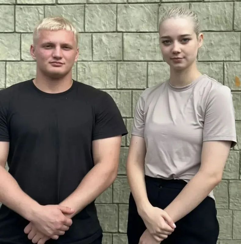 Пока одни студенты ездили на целину, другие - патриулировали улицы города Пока одни студенты ездили на целину, другие - патриулировали улицы города