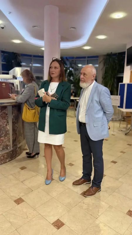 16 сентября в Арт-Медиа-Центре «Родина» в рамках XXI Международного кинофестиваля «Победили вместе» им. Владимира Меньшова состоялась премьера документального фильма «Руки, что держат небо» 16 сентября в Арт-Медиа-Центре «Родина» в рамках XXI Международного кинофестиваля «Победили вместе» им. Владимира Меньшова состоялась премьера документального фильма «Руки, что держат небо»