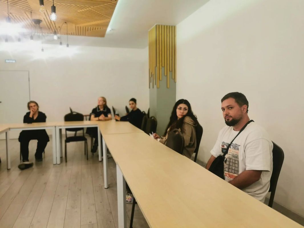 Как и анонсировали, провели трёхстороннюю встречу Как и анонсировали, провели трёхстороннюю встречу