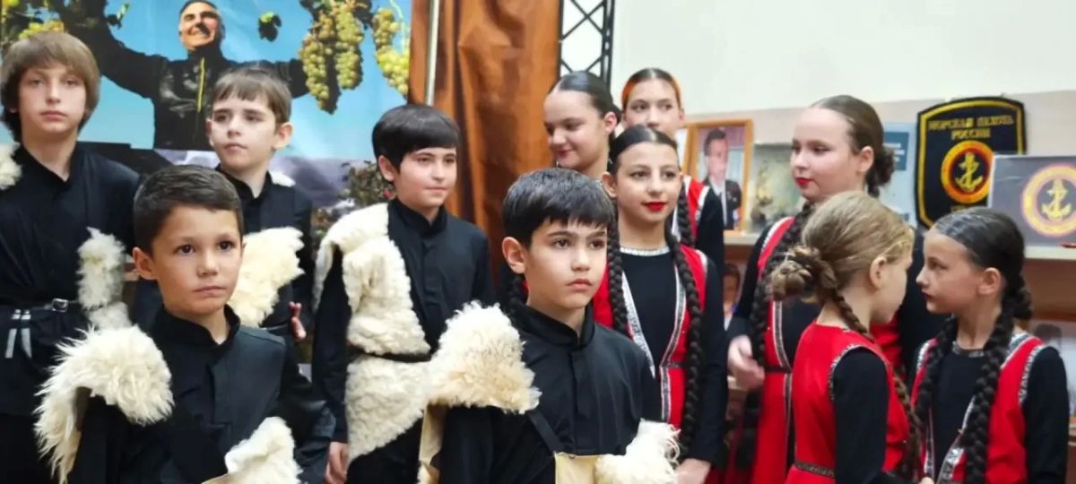В Центральной городской библиотеке города Сочи прошёл День грузинской культуры в рамках проекта «Единство народов — богатство России» В Центральной городской библиотеке города Сочи прошёл День грузинской культуры в рамках проекта «Единство народов — богатство России»