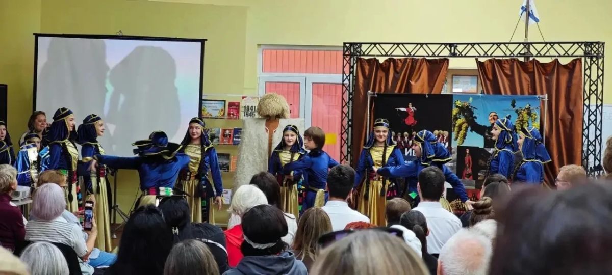 В Центральной городской библиотеке города Сочи прошёл День грузинской культуры в рамках проекта «Единство народов — богатство России» В Центральной городской библиотеке города Сочи прошёл День грузинской культуры в рамках проекта «Единство народов — богатство России»