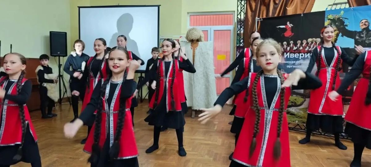 В Центральной городской библиотеке города Сочи прошёл День грузинской культуры в рамках проекта «Единство народов — богатство России» В Центральной городской библиотеке города Сочи прошёл День грузинской культуры в рамках проекта «Единство народов — богатство России»