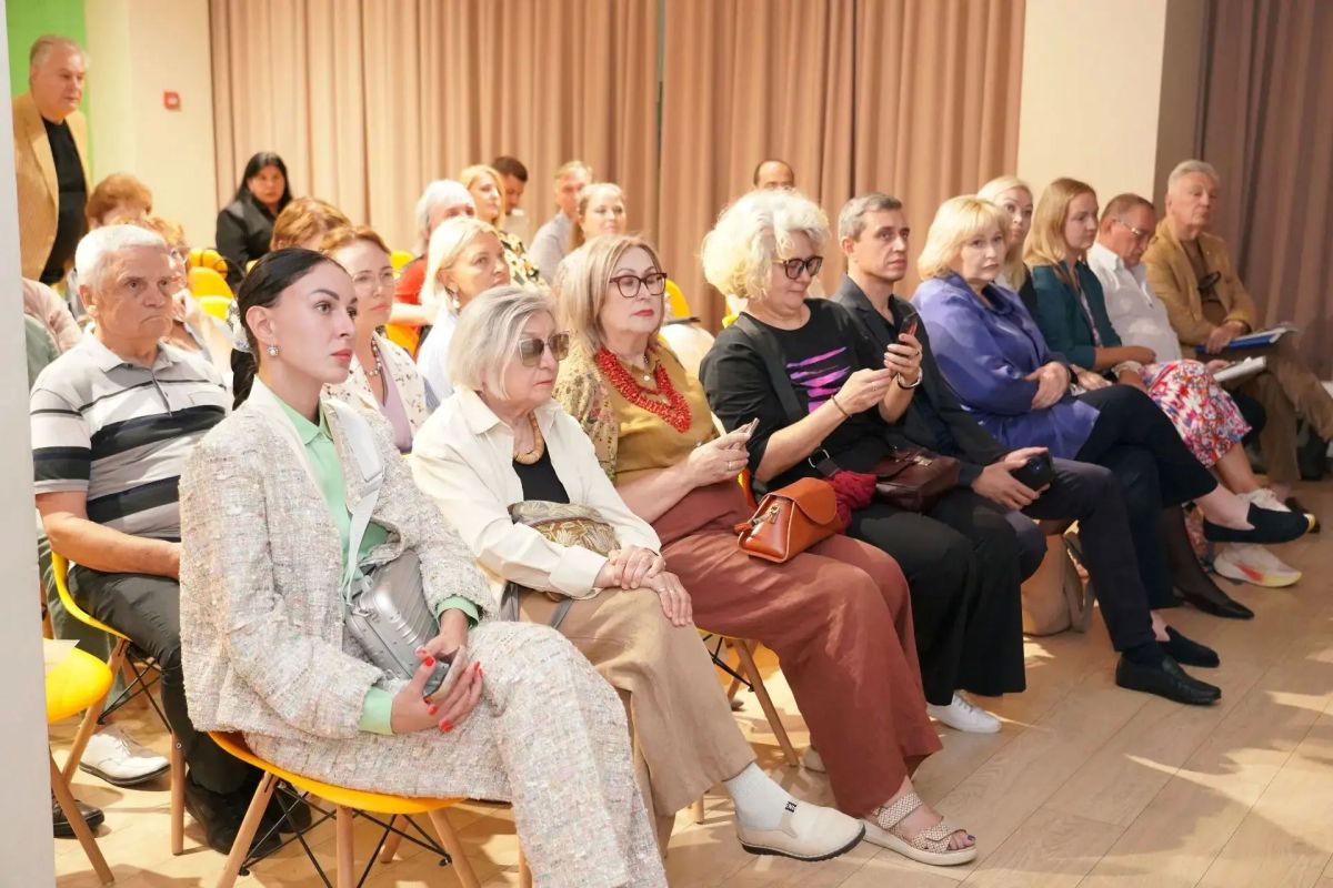 В Сочи обсудили планы по развитию территории на месте бывшего кинотеатра «Спутник» В Сочи обсудили планы по развитию территории на месте бывшего кинотеатра «Спутник»