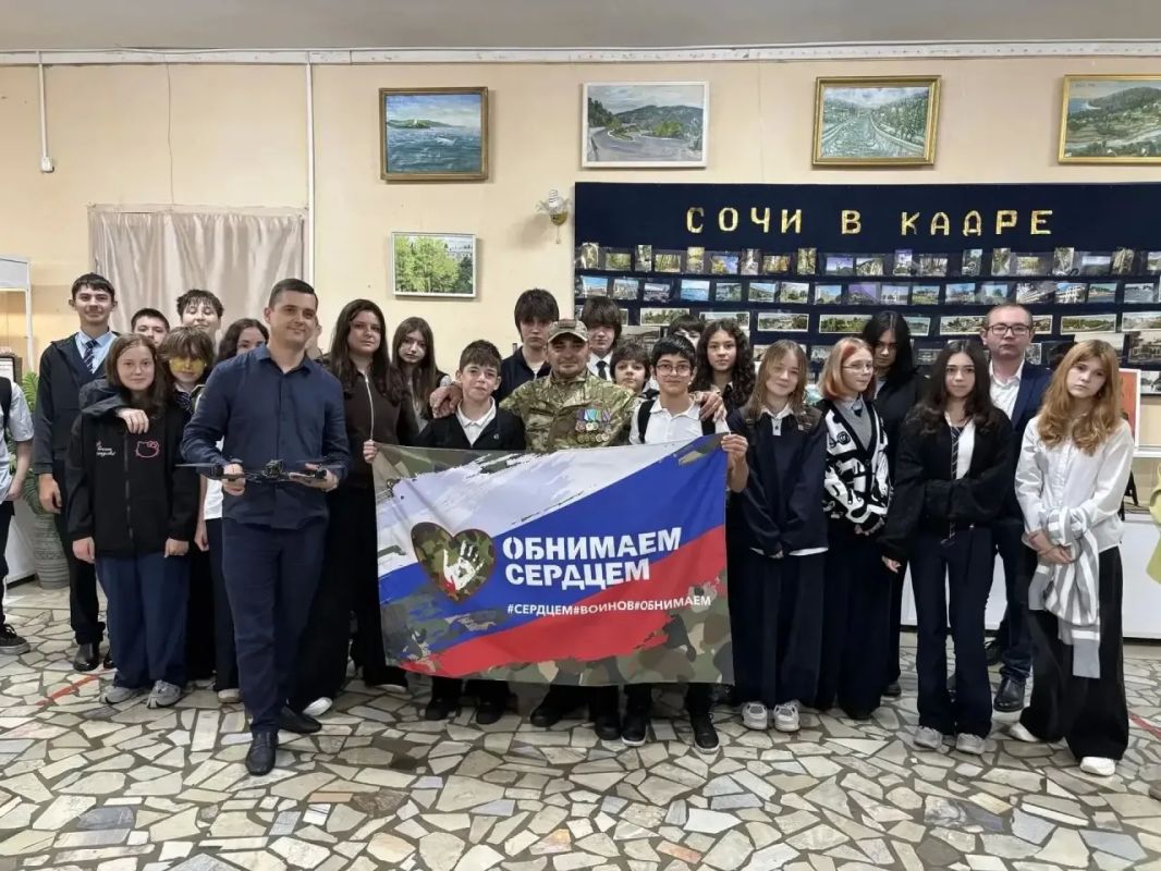 Сегодня в России отмечают День воссоединения Донецкой, Луганской Народных Республик, Запорожской и Херсонской областей с Российской Федерацией Сегодня в России отмечают День воссоединения Донецкой, Луганской Народных Республик, Запорожской и Херсонской областей с Российской Федерацией