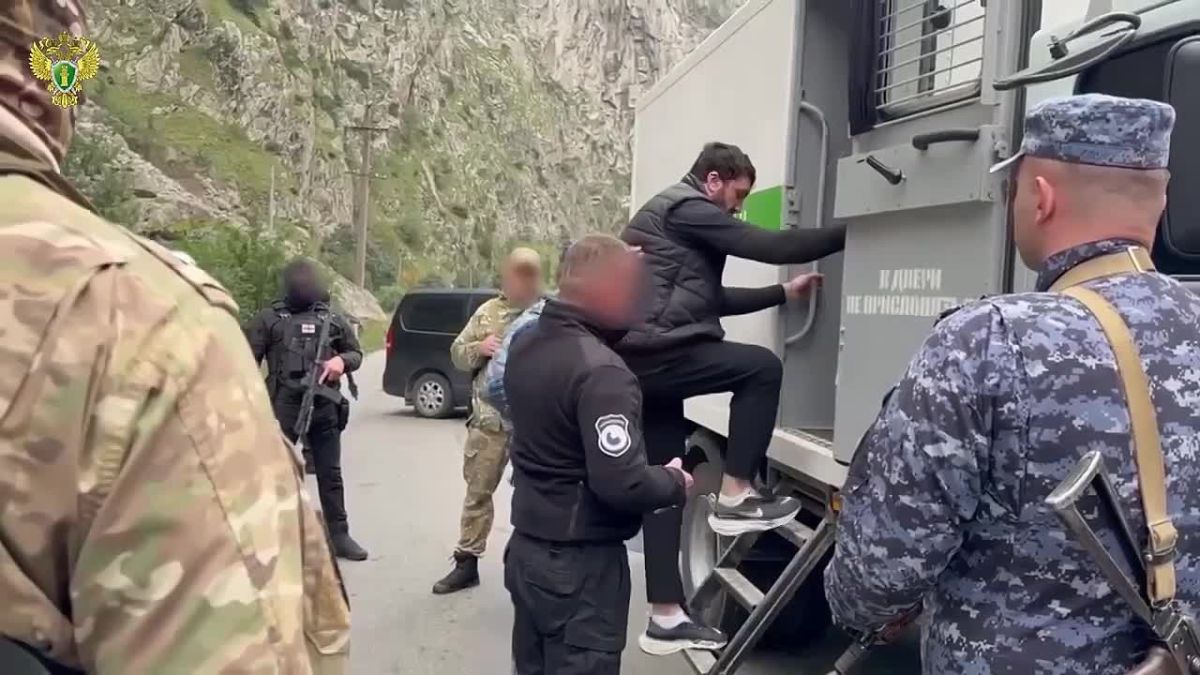 На сотрудников ФСИН в поезде напал наркоторговец