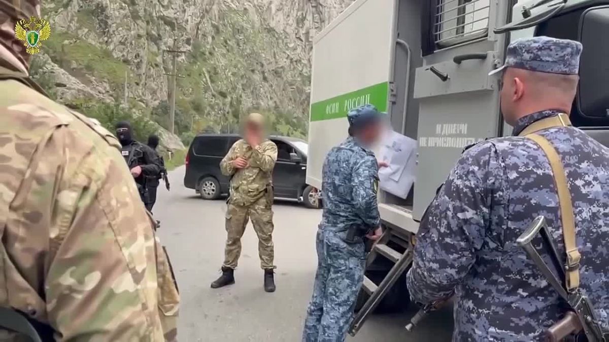 Основатель крупного наркошопа напал на сотрудников ФСИН во время этапирования из Владикавказа в Адлер