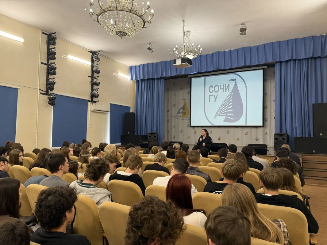 Сотрудники сочинской Госавтоинспекции в очередной раз приняли участие в социальном проекте «Профилактический маршрут безопасности», который был организован для студентов Университетского экономико-технологического колледжа Сотрудники сочинской Госавтоинспекции в очередной раз приняли участие в социальном проекте «Профилактический маршрут безопасности», который был организован для студентов Университетского экономико-технологического колледжа