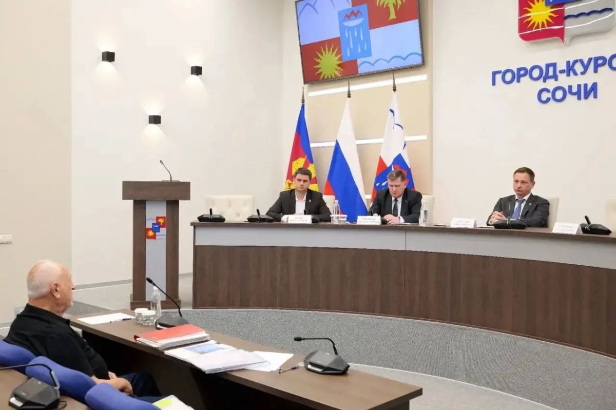 Глава Сочи Андрей Прошунин провел личный прием граждан Глава Сочи Андрей Прошунин провел личный прием граждан
