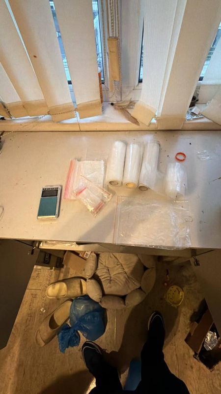 570 гр мефедрона и 70 гр кокаина изъяли у наркокурьера из Кабардино-Балкарии 570 гр мефедрона и 70 гр кокаина изъяли у наркокурьера из Кабардино-Балкарии