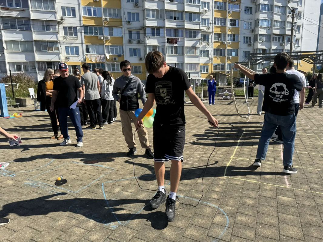 В Лазаревском прошёл спортивный квест «Спорт для чайников» В Лазаревском прошёл спортивный квест «Спорт для чайников»