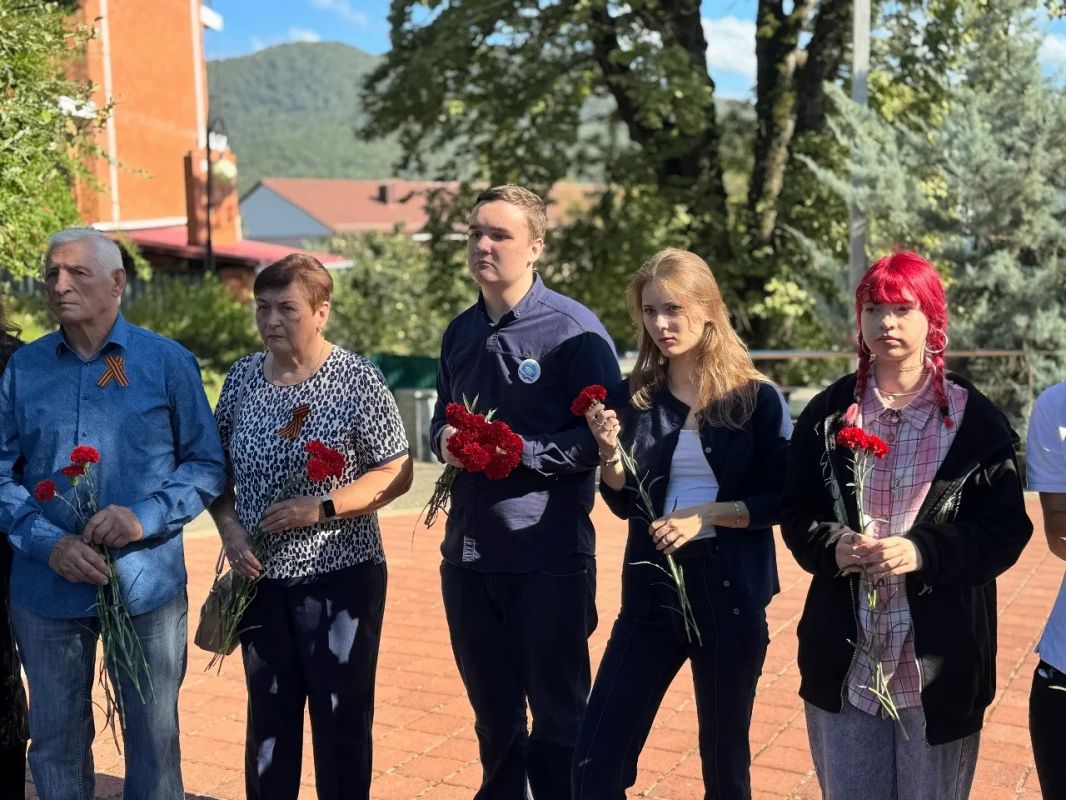 В Центральной библиотечной системе имени А. И. Одоевского прошло патриотическое мероприятие — его приурочили к 100летию Героя Советского Союза Алексея Петровича Малышева и ко Дню освобождения Кубани В Центральной библиотечной системе имени А. И. Одоевского прошло патриотическое мероприятие — его приурочили к 100летию Героя Советского Союза Алексея Петровича Малышева и ко Дню освобождения Кубани
