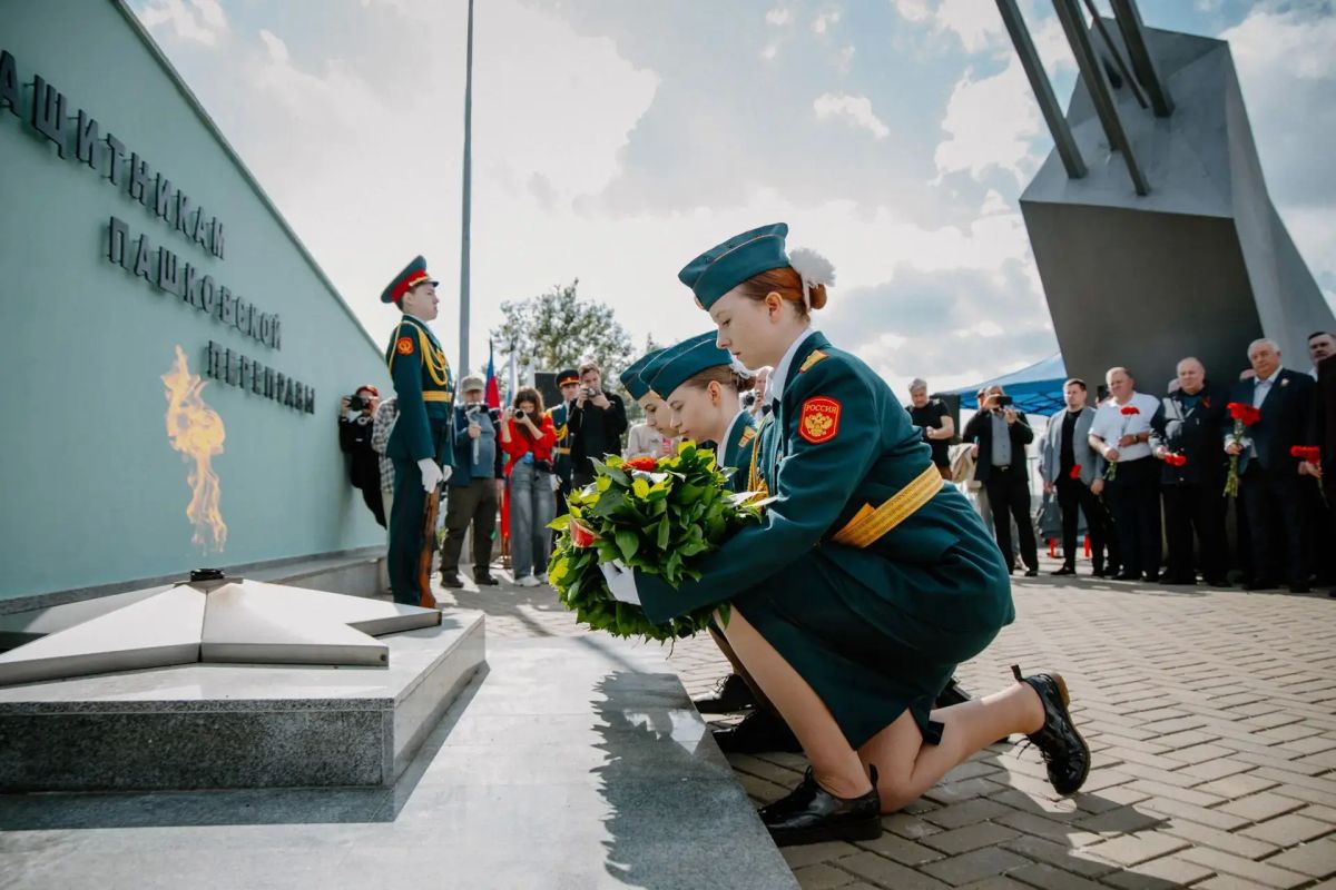 Невероятные фотографии с военно-исторической реконструкции «Переправа памяти» — такие события всегда завораживают, а исторические реконструкции это один из самых живых и наглядных способов сохранить память о прошлом и... Невероятные фотографии с военно-исторической реконструкции «Переправа памяти» — такие события всегда завораживают, а исторические реконструкции это один из самых живых и наглядных способов сохранить память о прошлом и...