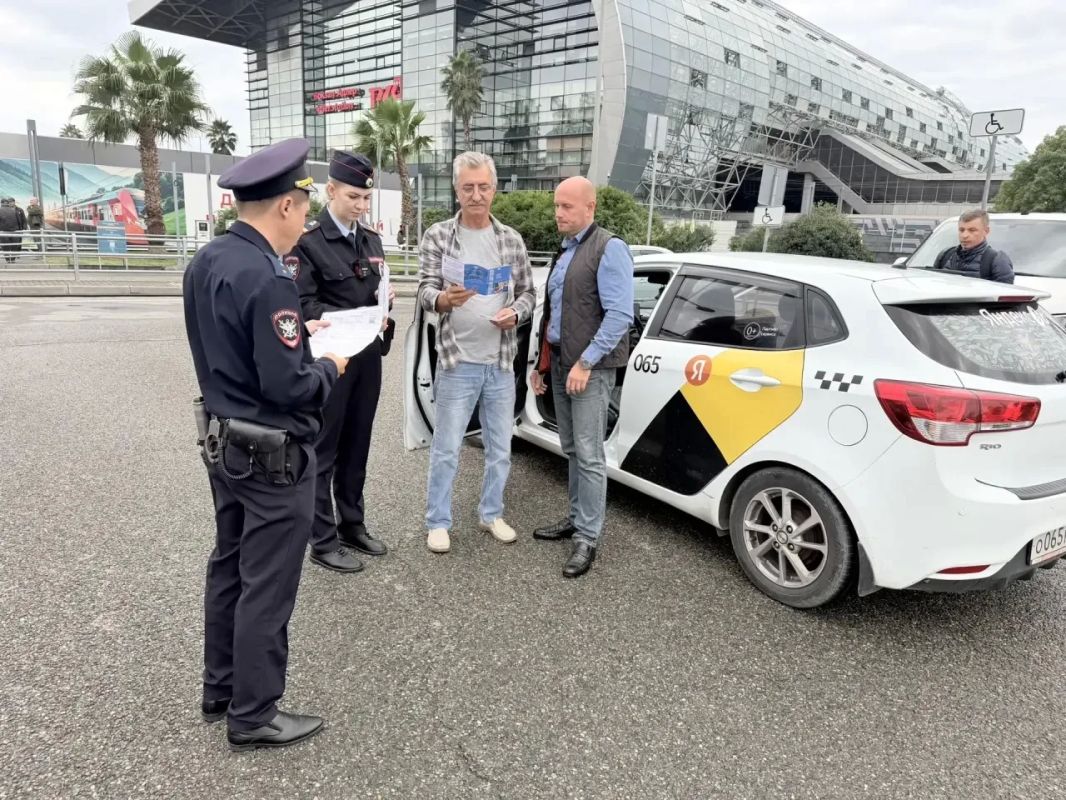 В Сочи проходят рейды в рамках недели правовой грамотности «Краснодарский край — территория без тени» В Сочи проходят рейды в рамках недели правовой грамотности «Краснодарский край — территория без тени»