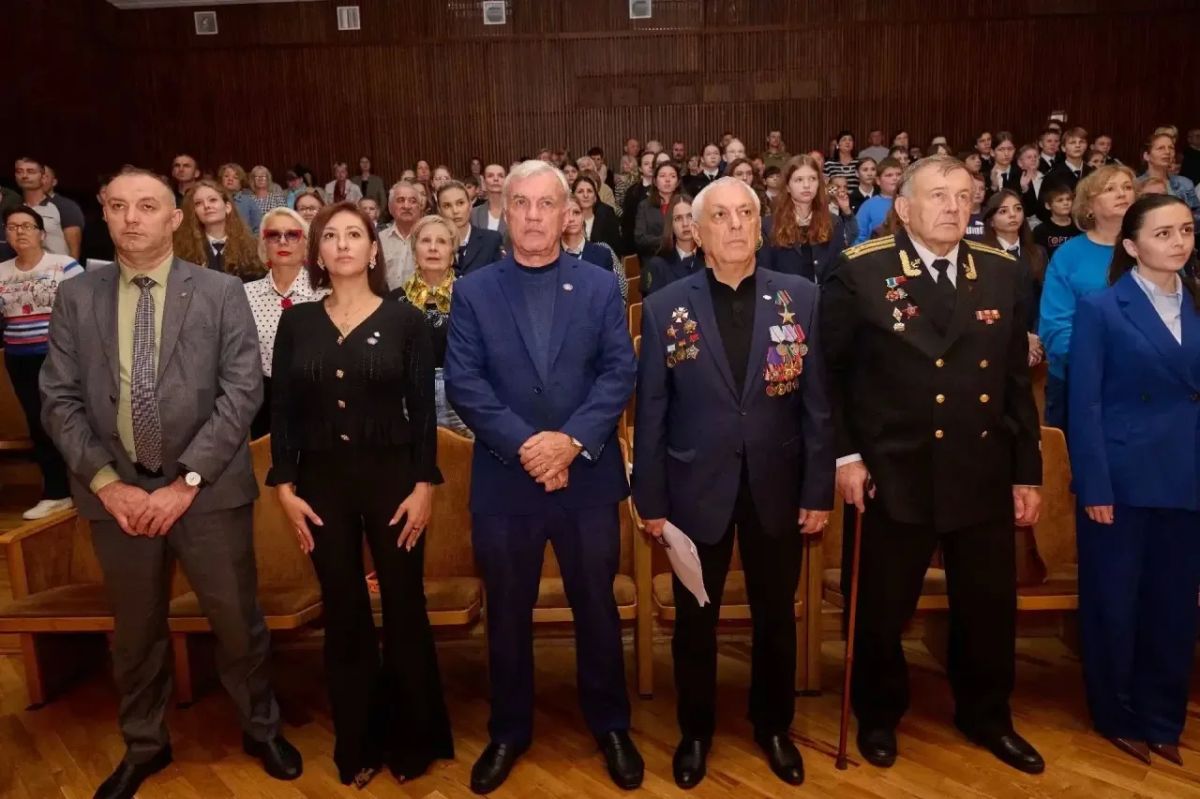 В Сочи в «День Белых Журавлей» почтили память погибших защитников Отечества В Сочи в «День Белых Журавлей» почтили память погибших защитников Отечества